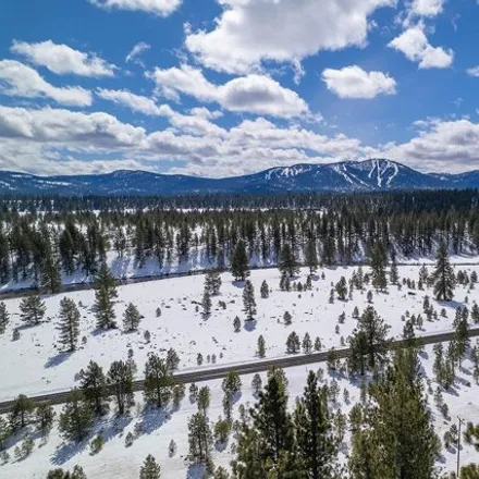 Image 2 - 12184 Glenshire Drive, Truckee, CA 96161, USA - House for sale