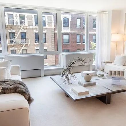Rent this 3 bed apartment on The Saville in East 77th Street, New York
