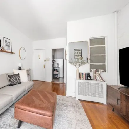 Image 3 - 211 East 88th Street, New York, NY 10128, USA - Apartment for sale