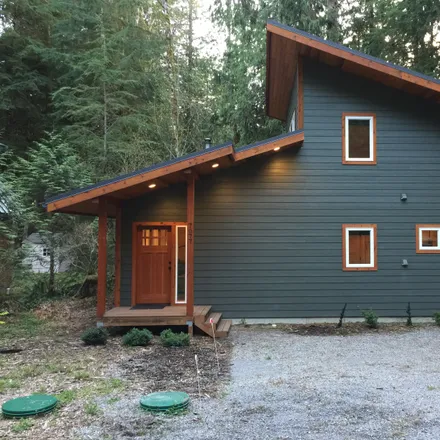 Rent this 3 bed house on 7075 Rainier Way in Whatcom County, WA 98244