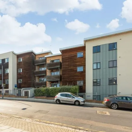 Rent this 2 bed apartment on Clan McDonald House in Bramhope Lane, London