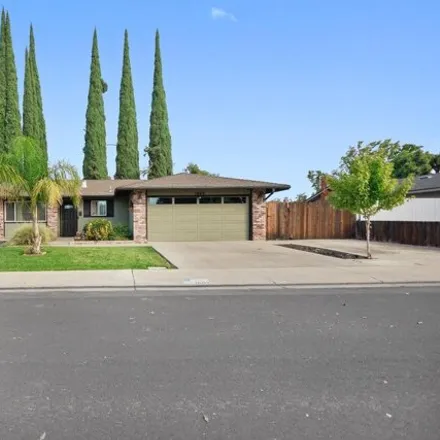 Buy this 3 bed house on 1633 Falmouth Way in Modesto, CA 95355