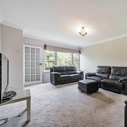 Rent this 4 bed townhouse on Oaklands Road in Bromley Park, London