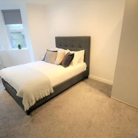 Rent this 3 bed apartment on Henry Price Residences in Clarendon Road, Leeds