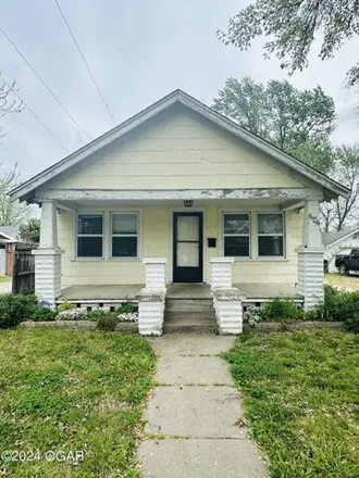 Buy this 2 bed house on 604 South Pennsylvania Avenue in Columbus, KS 66725