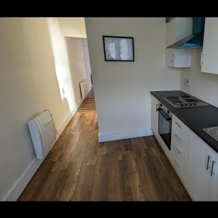 Image 3 - A J Hardware, Venetia Road, Luton, LU2 7XD, United Kingdom - Apartment for rent