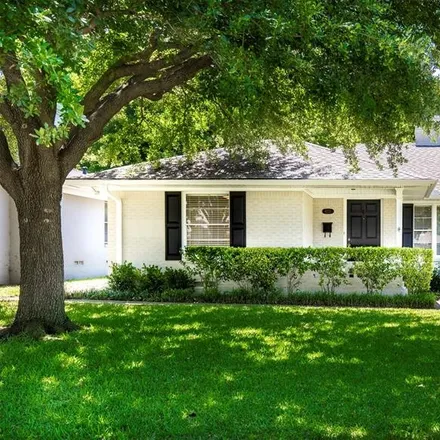 Buy this 2 bed house on 6216 Monticello Avenue in Dallas, TX 75214