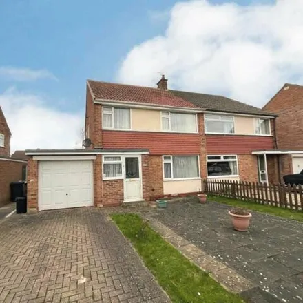 Buy this 3 bed duplex on Roseberry Road in Great Ayton, TS9 6EH