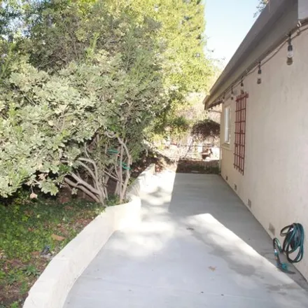 Image 6 - 1 Meadowlark Lane, Oak Park, Ventura County, CA 91377, USA - House for rent