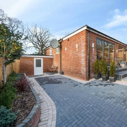 Image 1 - 18 Springhill Road, Chandler's Ford, SO53 2GP, United Kingdom - House for sale