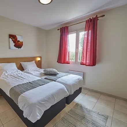 Rent this 3 bed house on Mairie de Lanzac in Route de l’Occitanie, 46200 Lanzac