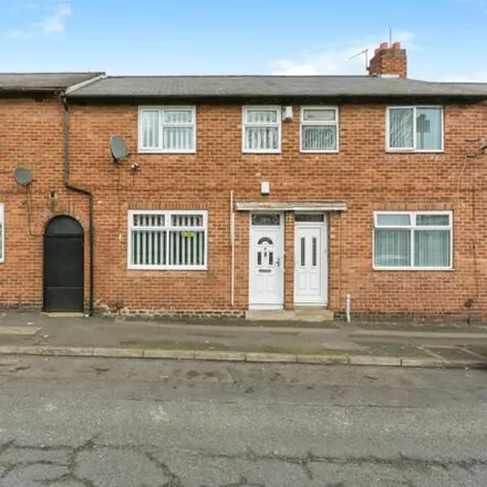 Buy this 4 bed townhouse on 194 Warwick Road in Sparkhill, B11 2NB