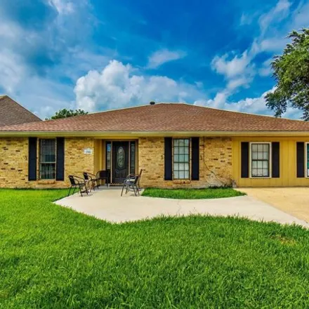 Buy this 5 bed house on 254 Chantilly Drive in Houma, LA 70360
