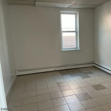 Image 7 - 139 Columbia Avenue, Passaic, NJ 07055, USA - Apartment for rent