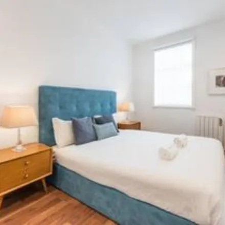Rent this 1 bed apartment on César Castro Cookshop in Rua do Bonjardim 420, Porto