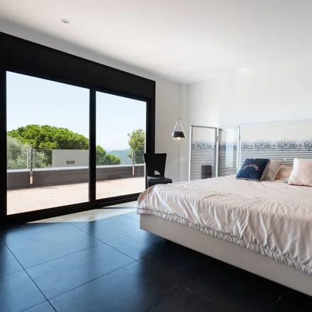 Rent this 4 bed house on 17310 Lloret de Mar