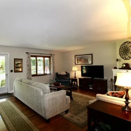 Image 5 - 182 Bayview Ave, Amityville, New York, 11701 - House for sale
