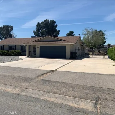 Image 2 - 21393 Nowata Road, Apple Valley, CA 92308, USA - House for sale