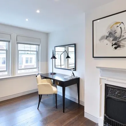 Image 6 - Penelope Chilvers, 65 Duke Street, London, W1K 5NP, United Kingdom - Apartment for rent