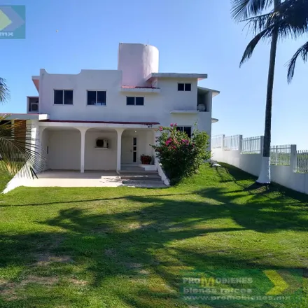 Buy this studio house on Carretera Federal Veracruz - Poza Rica in 93590 Playa Oriente, VER