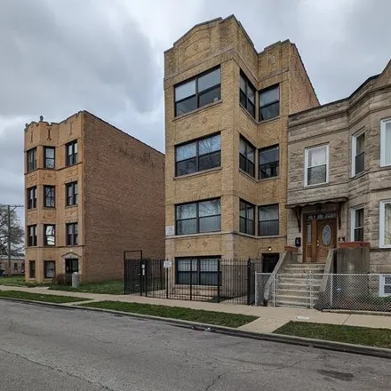 Image 2 - 341 South Trumbull Avenue, Chicago, IL 60624, USA - House for sale