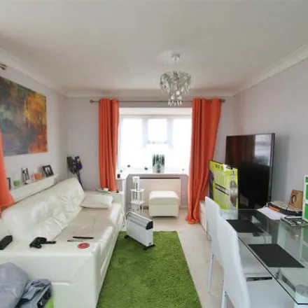 Image 2 - The Portlands, Eastbourne, BN23 5RD, United Kingdom - Apartment for sale