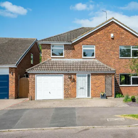 Buy this 5 bed house on Hawthorn Way in Chiswell Green, AL2 3BE