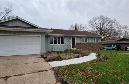 Rent this 3 bed house on 953 Redwood Dr in Apple Valley, Minnesota