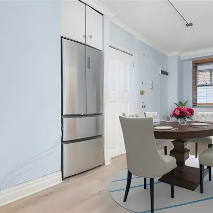 Image 5 - 61-15 97th Street, New York, NY 11374, USA - Apartment for sale