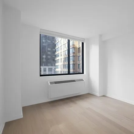 Image 3 - 55 W End Ave Unit C5, New York, 10023 - House for rent