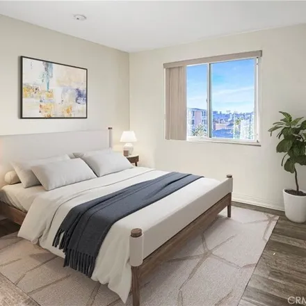 Image 1 - 628 South Gramercy Place, Los Angeles, CA 90005, USA - Condo for sale