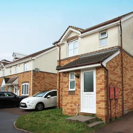 Buy this 3 bed house on Syon Close in Swindon, SN25 4TZ