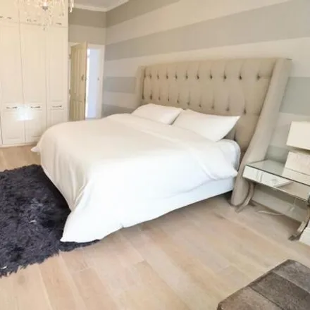 Rent this studio house on Melrose Avenue in London, NW2 4JX