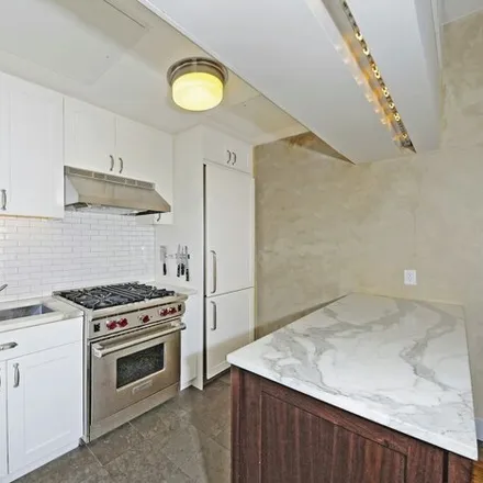 Image 3 - 42 W 13th St Apt 6e, New York, 10011 - Apartment for sale