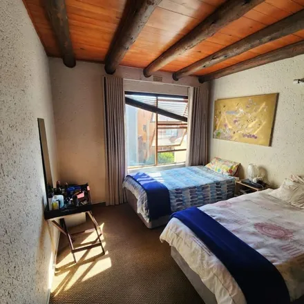 Image 7 - Loudoun Road, Benmore Gardens, Sandton, 2031, South Africa - Apartment for rent