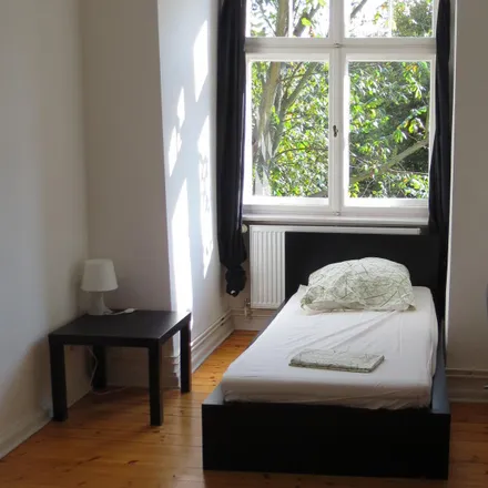 Rent this 7 bed room on Gutenbergstraße 58 in 14467 Potsdam, Germany