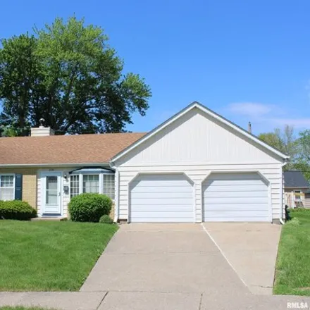 Buy this 4 bed house on 2602 East Pleasant Street in Davenport, IA 52803