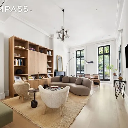Image 1 - 64 West 11th Street, New York, NY 10011, USA - Townhouse for sale