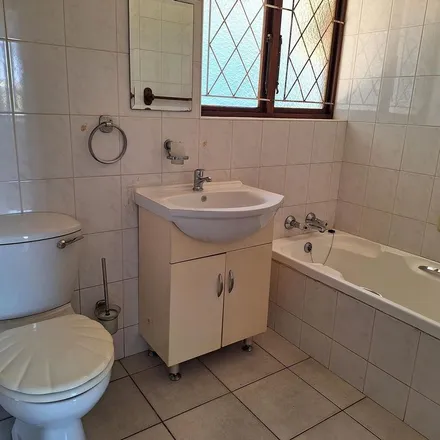 Image 2 - Moss Kolnik Drive, Zulwini Gardens, Umbogintwini, 4125, South Africa - Apartment for rent