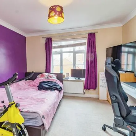 Image 4 - 287 Prince Rupert Drive, Aylesbury, HP19 9DF, United Kingdom - Townhouse for sale