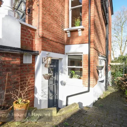 Image 5 - Midhurst Court, Haslemere Road, London, N8 9RB, United Kingdom - Apartment for rent