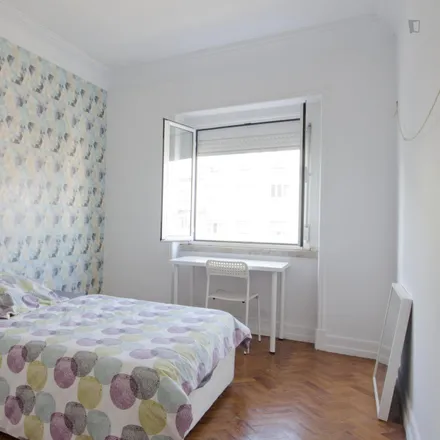 Rent this 5 bed room on Farmácia Lusitana in Avenida de Roma 18-A, 1000-264 Lisbon
