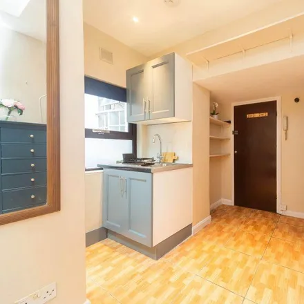 Image 3 - Cranleigh Street, London, NW1 1QN, United Kingdom - Apartment for rent