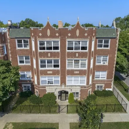 Rent this 3 bed condo on 7600 South Phillips Avenue in Chicago, IL 60617
