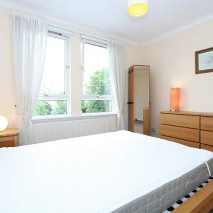 Rent this 2 bed apartment on Cleveden Secondary School in Cleveden Road, Glasgow