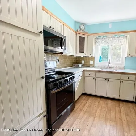 Image 8 - 268 Brighton Avenue, West End, Long Branch, NJ 07740, USA - House for rent