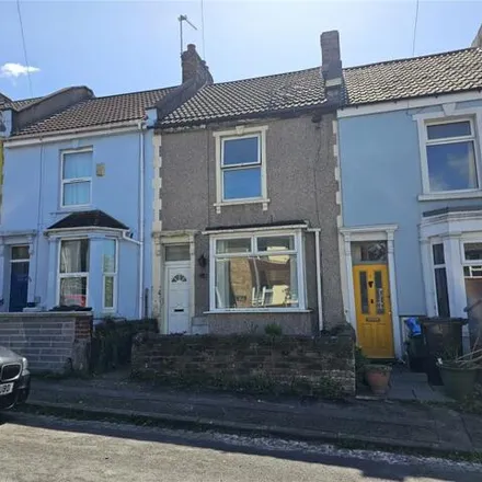 Rent this 3 bed townhouse on 92 Greenbank Avenue East in Bristol, BS5 6EU