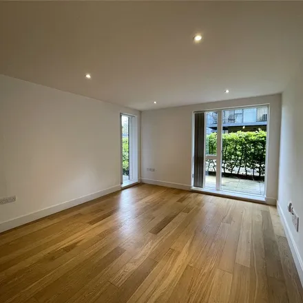 Rent this 1 bed apartment on Newton Court in Kingsley Walk, Cambridge