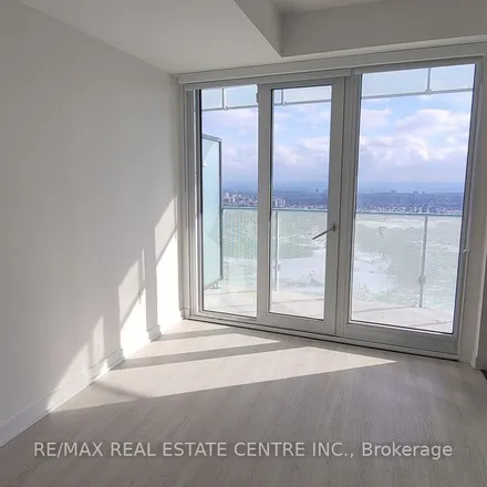 Image 3 - M 2 condos, Webb Drive, Mississauga, ON L5B 4M6, Canada - Apartment for rent