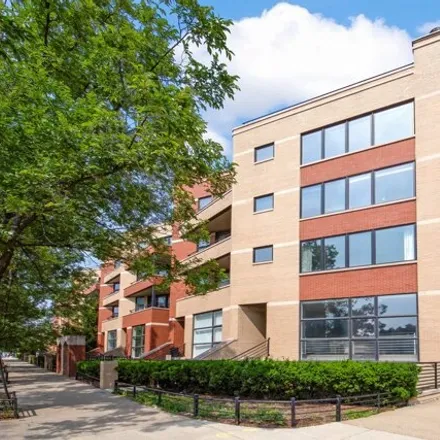 Rent this 3 bed condo on 1500 West Grand Avenue in Chicago, IL 60622